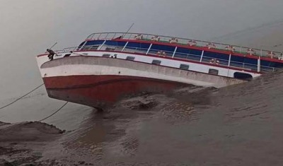 নারায়ণগঞ্জের শীতলক্ষ্যা নদীতে অর্ধশতাধিক যাত্রীসহ লঞ্চডুবি নারায়ণগঞ্জের শীতলক্ষ্যা নদীতে অর্ধশতাধিক যাত্রীসহ লঞ্চডুবি
