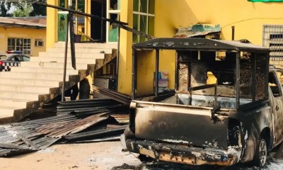নাইজেরিয়ায় কারাগারে অজ্ঞাত বন্দুকধারীদের হামলা, ১৮০০ বন্দি উধাও নাইজেরিয়ায় কারাগারে অজ্ঞাত বন্দুকধারীদের হামলা, ১৮০০ বন্দি উধাও