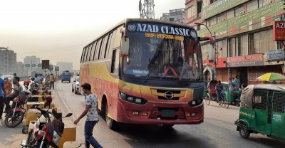 রাজধানীতে ঢুকছে বাইরের অসংখ্য বাস, লোকাল বাসে ভাড়ার নৈরাজ্য