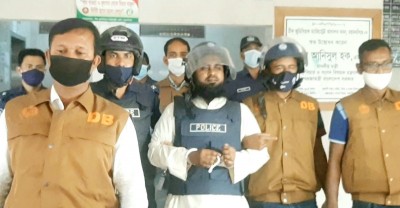 উসকানিমূলক বক্তব্য দেওয়া নওমুসলিম নোমানী একদিনের রিমান্ডে উসকানিমূলক বক্তব্য দেওয়া নওমুসলিম নোমানী একদিনের রিমান্ডে