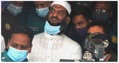 নামাজ আদায়-কোরআন তেলাওয়াতের সুযোগ চাইলেন মামুনুল হক নামাজ আদায়-কোরআন তেলাওয়াতের সুযোগ চাইলেন মামুনুল হক