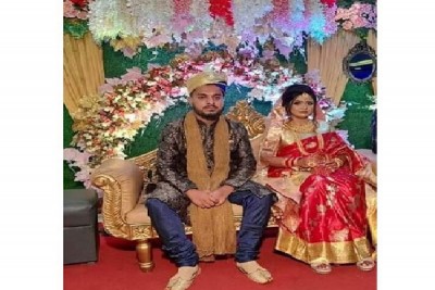 আরমানিটোলার আগুন: স্ত্রী আইসিইউতে, মারা গেছেন স্বামী আশিক আরমানিটোলার আগুন: স্ত্রী আইসিইউতে, মারা গেছেন স্বামী আশিক