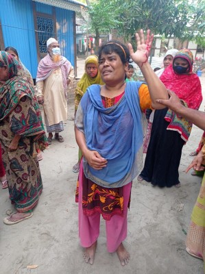 প্রধানমন্ত্রীর উপহার ঘর ভেঙ্গে জমি দখলের চেষ্টা যুবলীগ নেতার বাড়ীঘর ভাংচুর আহত ৮ প্রধানমন্ত্রীর উপহার ঘর ভেঙ্গে জমি দখলের চেষ্টা যুবলীগ নেতার বাড়ীঘর ভাংচুর আহত ৮