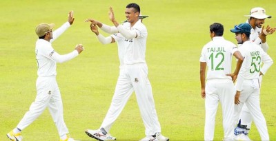 ৪৯৩ রানে ব্যাটিং ছাড়ল শ্রীলঙ্কা ৪৯৩ রানে ব্যাটিং ছাড়ল শ্রীলঙ্কা