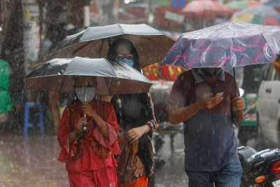 এবার ঈদটা মোটামুটি বৃষ্টির মধ্য দিয়েই যাবে এবার ঈদটা মোটামুটি বৃষ্টির মধ্য দিয়েই যাবে