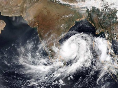 দিঘা থেকে ৬৭০ কিলোমিটার দূরে 'ইয়াস', ২ নম্বর হুঁশিয়ারি সংকেত দিঘা থেকে ৬৭০ কিলোমিটার দূরে 'ইয়াস', ২ নম্বর হুঁশিয়ারি সংকেত
