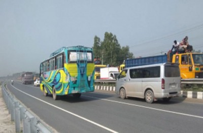 দীর্ঘদিন পর মহাসড়কে দূরপাল্লার বাস