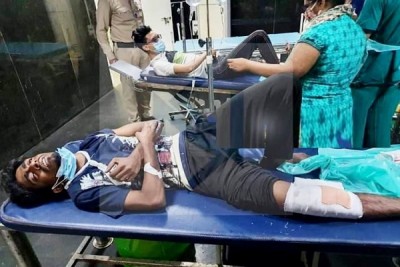 তরুণীকে যৌন নির্যাতন: হাসপাতাল থেকে পালানোর সময় গুলিবিদ্ধ টিকটক হৃদয় তরুণীকে যৌন নির্যাতন: হাসপাতাল থেকে পালানোর সময় গুলিবিদ্ধ টিকটক হৃদয়
