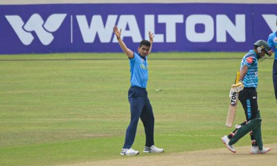 আবার মাঠে গড়ালো ঢাকা প্রিমিয়ার লিগ আবার মাঠে গড়ালো ঢাকা প্রিমিয়ার লিগ