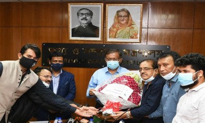 চলচ্চিত্রে শিল্পে সহসাই স্বর্ণযুগ ফিরে আসবে: তথ্যমন্ত্রী চলচ্চিত্রে শিল্পে সহসাই স্বর্ণযুগ ফিরে আসবে: তথ্যমন্ত্রী
