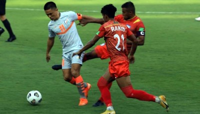 সুনীল ছেত্রীর কাছেই হারলো জামাল ভূঁইয়ারা সুনীল ছেত্রীর কাছেই হারলো জামাল ভূঁইয়ারা