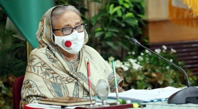 প্রধানমন্ত্রী গাইলেন, ‘ওকি গাড়িয়াল ভাই…হাঁকাও গাড়ি তুই চিল মারির বন্দরে রে’ প্রধানমন্ত্রী গাইলেন, ‘ওকি গাড়িয়াল ভাই…হাঁকাও গাড়ি তুই চিল মারির বন্দরে রে’