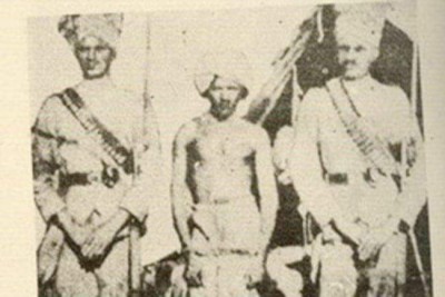 "স্বাধীনতা সংগ্রামী বিরসা মুন্ডা রক্তিম সালাম" "স্বাধীনতা সংগ্রামী বিরসা মুন্ডা রক্তিম সালাম"