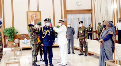 এয়ার মার্শাল র্যাঙ্ক ব্যাজ পরলেন নতুন বিমানবাহিনী প্রধান এয়ার মার্শাল র্যাঙ্ক ব্যাজ পরলেন নতুন বিমানবাহিনী প্রধান