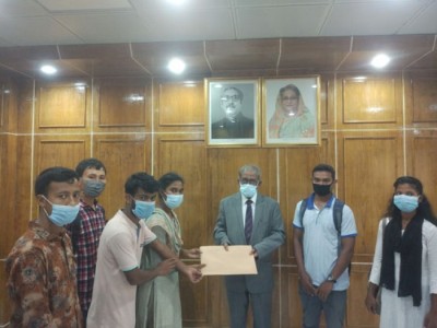 বেরোবি নবনিযুক্ত উপাচার্যের নিকট সমাজতান্ত্রিক ছাত্র ফ্রন্টের স্মারকলিপি পেশ