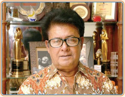 যাঁরা রাস্তায় শুটিং করছেন, তাঁরা রাষ্ট্রের কাছে শিল্পীর ভাবমূর্তি নষ্ট করবেন না: মামুনুর রশীদ যাঁরা রাস্তায় শুটিং করছেন, তাঁরা রাষ্ট্রের কাছে শিল্পীর ভাবমূর্তি নষ্ট করবেন না: মামুনুর রশীদ