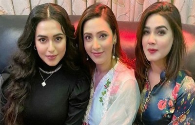 ঈগলসের কোরিওগ্রাফিতে মিম-মাহি-ফারিয়া ঈগলসের কোরিওগ্রাফিতে মিম-মাহি-ফারিয়া