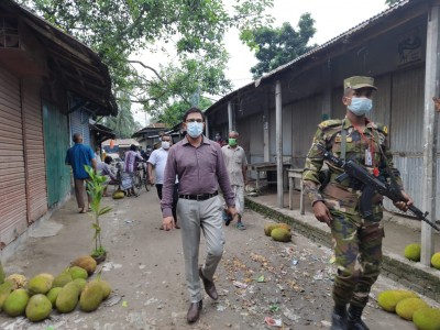 স্বাস্থ্য বিধি অমান্য করায় কাউনিয়ায় ৮ জনের জরিমানা