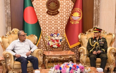 করোনা মোকাবেলায় সশস্ত্র বাহিনীর ভূমিকা চান রাষ্ট্রপতি করোনা মোকাবেলায় সশস্ত্র বাহিনীর ভূমিকা চান রাষ্ট্রপতি