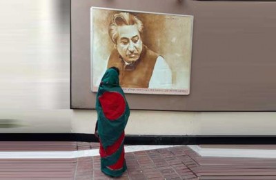 সূর্যবৃত্তে তুমি অবিরল আলো সূর্যবৃত্তে তুমি অবিরল আলো