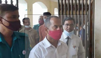 মডার্নার টিকাসহ গ্রেফতার ক্লিনিক মালিক বিজয়কৃষ্ণ রিমান্ডে মডার্নার টিকাসহ গ্রেফতার ক্লিনিক মালিক বিজয়কৃষ্ণ রিমান্ডে