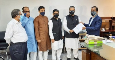 ইসির কাছে আয়-ব্যয়ের হিসাব জমা দিল আওয়ামী লীগ ইসির কাছে আয়-ব্যয়ের হিসাব জমা দিল আওয়ামী লীগ