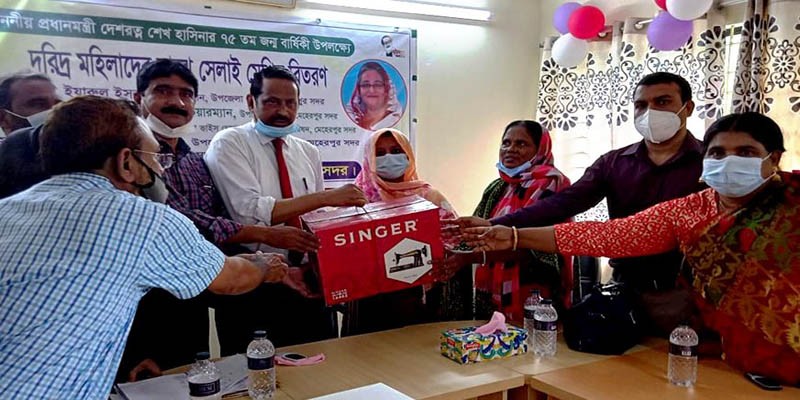 মেহেরপুর সদর উপজেলা পরিষদের সেলাই মেশিন বিতরণ মেহেরপুর সদর উপজেলা পরিষদের সেলাই মেশিন বিতরণ