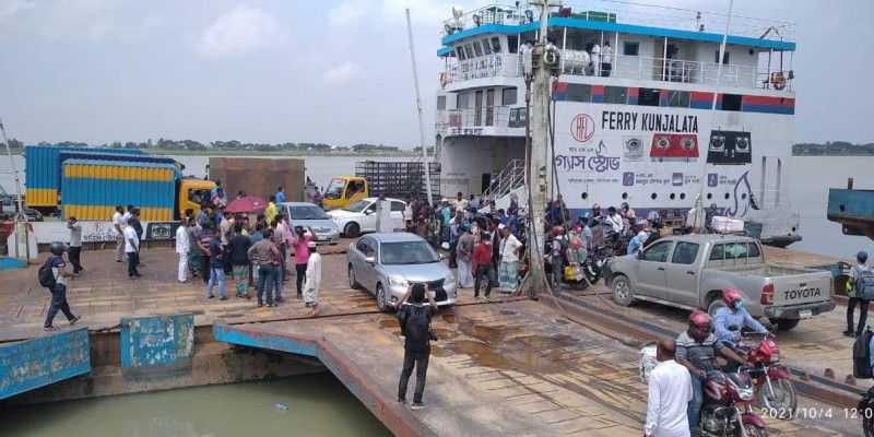 বাংলাবাজার-শিমুলিয়া নৌ রুটে ফেরি চলাচল শুরু বাংলাবাজার-শিমুলিয়া নৌ রুটে ফেরি চলাচল শুরু