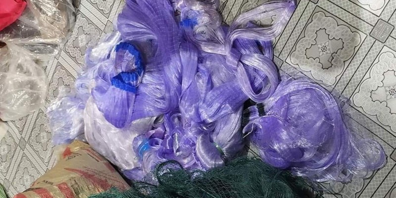 কালকিনিতে প্রকাশ্যে বিক্রি হচ্ছে অবৈধ কারেন্ট জাল কালকিনিতে প্রকাশ্যে বিক্রি হচ্ছে অবৈধ কারেন্ট জাল