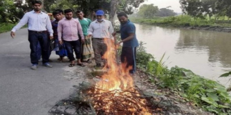 কালকিনিতে চায়না দুয়ারি জব্দ কালকিনিতে চায়না দুয়ারি জব্দ