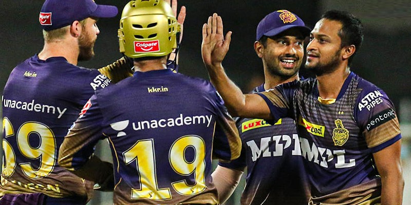 নাটকীয় ম্যাচে কষ্টার্জিত জয়ে ফাইনালে কলকাতা নাটকীয় ম্যাচে কষ্টার্জিত জয়ে ফাইনালে কলকাতা