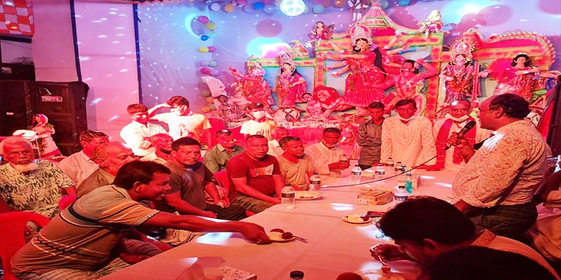 লৌহজংয়ে গ্রামনগর বার্তার প্রকাশকের পূজামণ্ডপ পরিদর্শন লৌহজংয়ে গ্রামনগর বার্তার প্রকাশকের পূজামণ্ডপ পরিদর্শন
