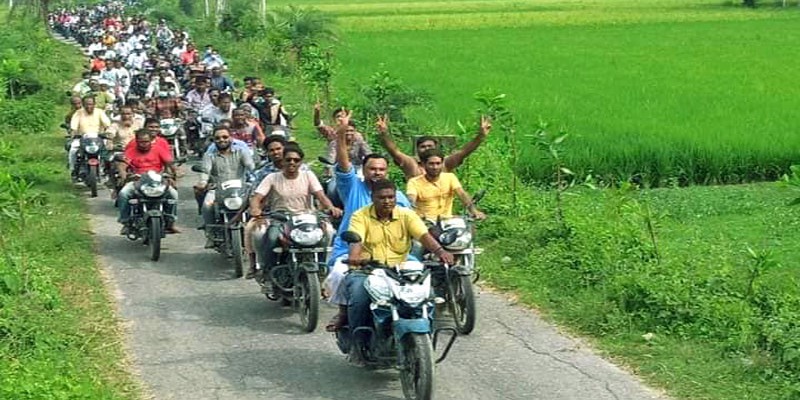 ইউপি চেয়ারম্যান মোরশেদুল বারীর বিশাল শোডাউন ইউপি চেয়ারম্যান মোরশেদুল বারীর বিশাল শোডাউন