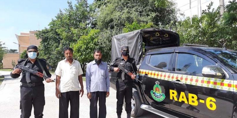 বাগেরহাটে ১৮ হরিণের চামড়াসহ দুই চোরা শিকারি আটক বাগেরহাটে ১৮ হরিণের চামড়াসহ দুই চোরা শিকারি আটক