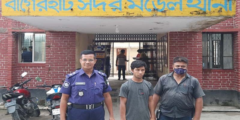 বাগেরহাটে আবাসিক হোটেল থেকে নারীর ঝুলন্ত মরদেহ উদ্ধার, স্বামী আটক বাগেরহাটে আবাসিক হোটেল থেকে নারীর ঝুলন্ত মরদেহ উদ্ধার, স্বামী আটক