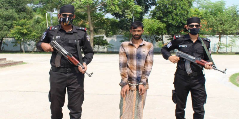 বাগেরহাটে কথিত জ্বীনের বাদশা আটক বাগেরহাটে কথিত জ্বীনের বাদশা আটক