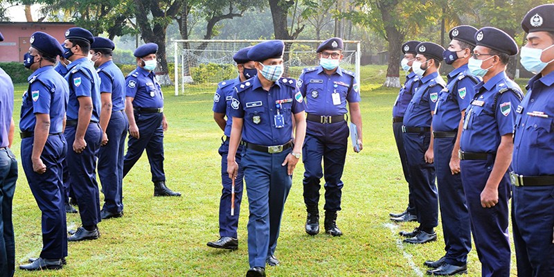মেহেরপুর পুলিশের মাস্টার প্যারেড অনুষ্ঠিত মেহেরপুর পুলিশের মাস্টার প্যারেড অনুষ্ঠিত