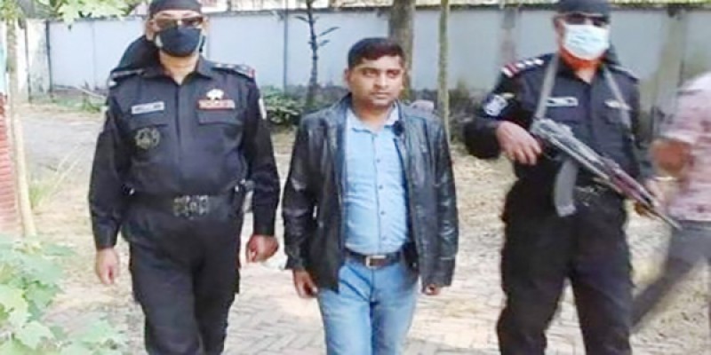 গাংনীতে র্যাবের হাতে অস্ত্রসহ গ্রেফতার এক গাংনীতে র্যাবের হাতে অস্ত্রসহ গ্রেফতার এক