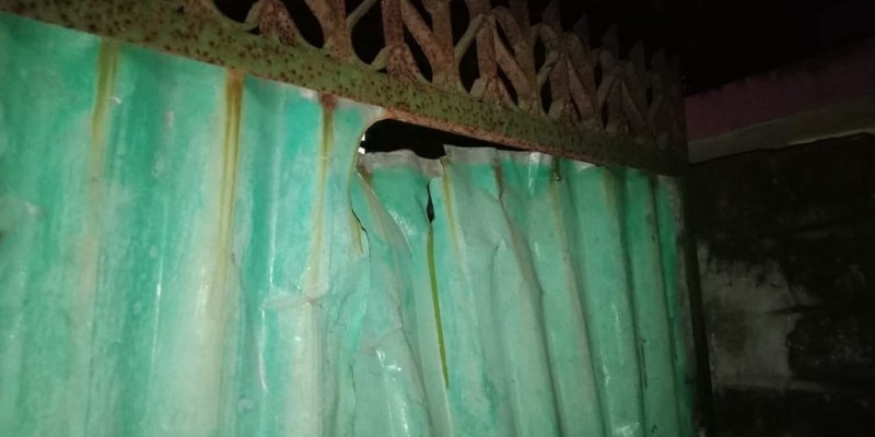 মেহেরপুর মহাজনপুরে নৌকার এজেন্টের বাড়িতে হামলা মেহেরপুর মহাজনপুরে নৌকার এজেন্টের বাড়িতে হামলা