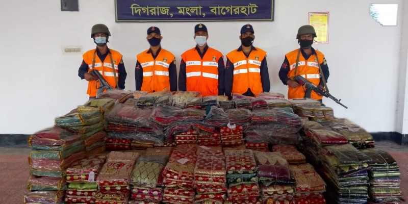 মোংলায় কোটি টাকার বিদেশী কাপড় জব্দ মোংলায় কোটি টাকার বিদেশী কাপড় জব্দ