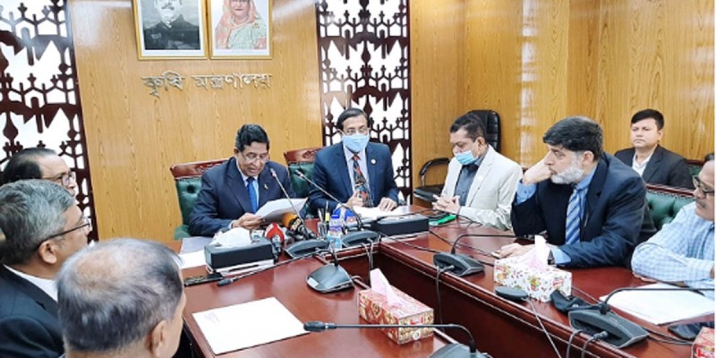 ভর্তুকি কয়েকগুণ বেড়ে গেলেও সারের দাম না বাড়ানোর আশ্বাস কৃষিমন্ত্রীর ভর্তুকি কয়েকগুণ বেড়ে গেলেও সারের দাম না বাড়ানোর আশ্বাস কৃষিমন্ত্রীর