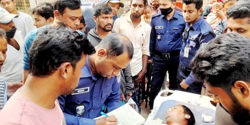 গাংনীতে বাসের ধাক্কায় মোটরসাইকেল চালক নিহত গাংনীতে বাসের ধাক্কায় মোটরসাইকেল চালক নিহত