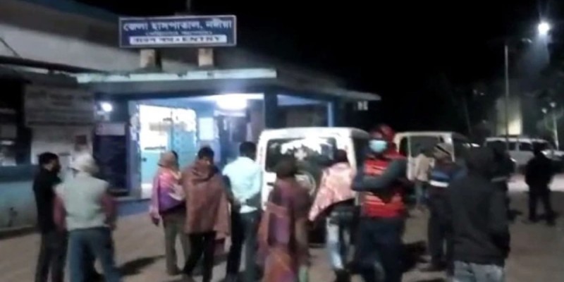 শ্মশানে যাওয়ার পথে দুর্ঘটনা, শিশুসহ প্রাণ গেল ১৭ জনের শ্মশানে যাওয়ার পথে দুর্ঘটনা, শিশুসহ প্রাণ গেল ১৭ জনের