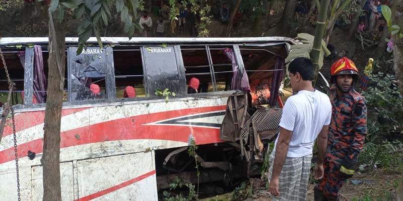 নগরকান্দায় বাস নিয়ন্ত্রণ হারিয়ে গাছের সঙ্গে ধাক্কা, চালক নিহত নগরকান্দায় বাস নিয়ন্ত্রণ হারিয়ে গাছের সঙ্গে ধাক্কা, চালক নিহত