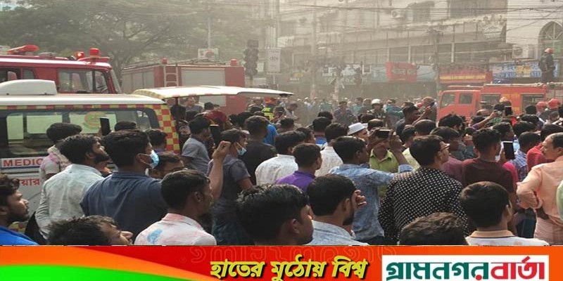 প্লাস্টিক কারখানায় আগুন, ৫ শ্রমিকের মরদেহ উদ্ধার প্লাস্টিক কারখানায় আগুন, ৫ শ্রমিকের মরদেহ উদ্ধার