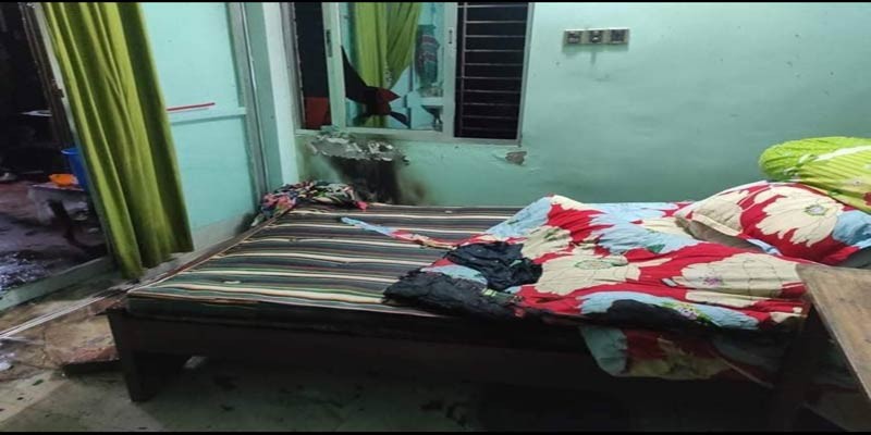 লৌহজংয়ে আওয়ামীলীগ নেতার বাড়ীতে অগ্নিসংযোগ লৌহজংয়ে আওয়ামীলীগ নেতার বাড়ীতে অগ্নিসংযোগ