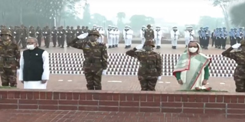 জাতীয় স্মৃতিসৌধে রাষ্ট্রপতি-প্রধানমন্ত্রীর শ্রদ্ধা জাতীয় স্মৃতিসৌধে রাষ্ট্রপতি-প্রধানমন্ত্রীর শ্রদ্ধা