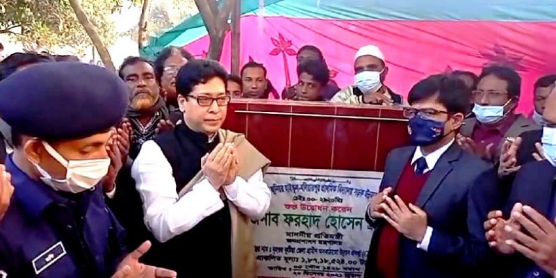 মেহেরপুরের পিরোজপুর জিসি সড়ক পুনঃর্বাসন কাজের উদ্বোধন মেহেরপুরের পিরোজপুর জিসি সড়ক পুনঃর্বাসন কাজের উদ্বোধন