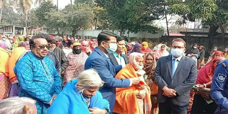 বসুন্ধরা গ্রুপের ২০০০ কম্বল পেয়ে খুশি বাগেরহাটের শীতার্তরা বসুন্ধরা গ্রুপের ২০০০ কম্বল পেয়ে খুশি বাগেরহাটের শীতার্তরা
