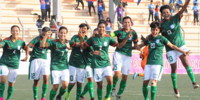 মুঘিনির গোলে ভারতকে হারিয়ে সাফ চ্যাম্পিয়ন বাঘিনীরা মুঘিনির গোলে ভারতকে হারিয়ে সাফ চ্যাম্পিয়ন বাঘিনীরা